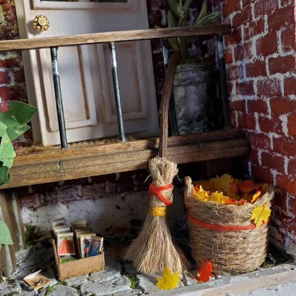 Miniature Gardener Shed | With Working Light | Potting Shed Diorama | Shadow Box - Picture 6 of 13